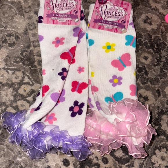 Girls mix lot of shoes 4-5T w socks - Picture 8 of 9